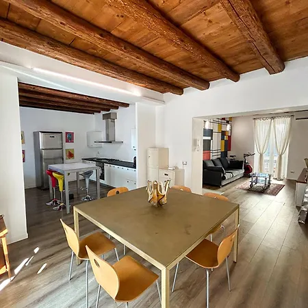 & Charme In Un Palazzo Storico Di Apartmán