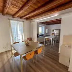 & Charme In Un Palazzo Storico Di * Bérgamo
