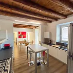 & Charme In Un Palazzo Storico Di Apartamento *